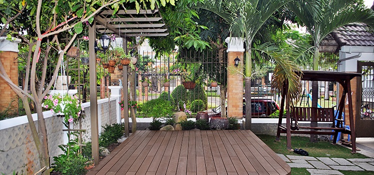 Làm mới ngôi nhà của bạn với ứng dụng lát sàn sân vườn và ốp trần tường bằng gỗ nhựa Ecovina